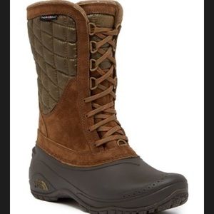 **SOLD**The North Face ThermoBall insulated Boots